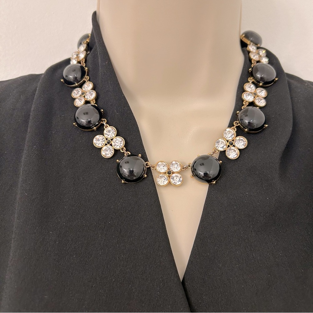 Ann Taylor | black & gold necklace 🖤💛🤍